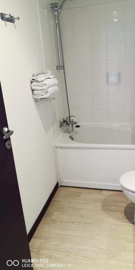 לורדה Studio 24M2 Au 4Eme Etage Ascenseur A Cote De La Gare Sncf מראה חיצוני תמונה